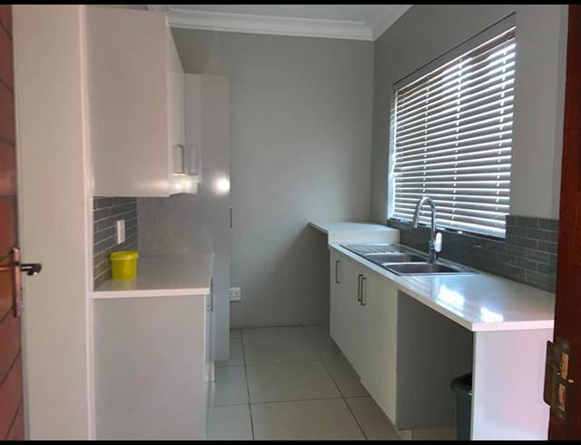 5 BEDROOM HOUSE FOR SALE IN THE REEDS